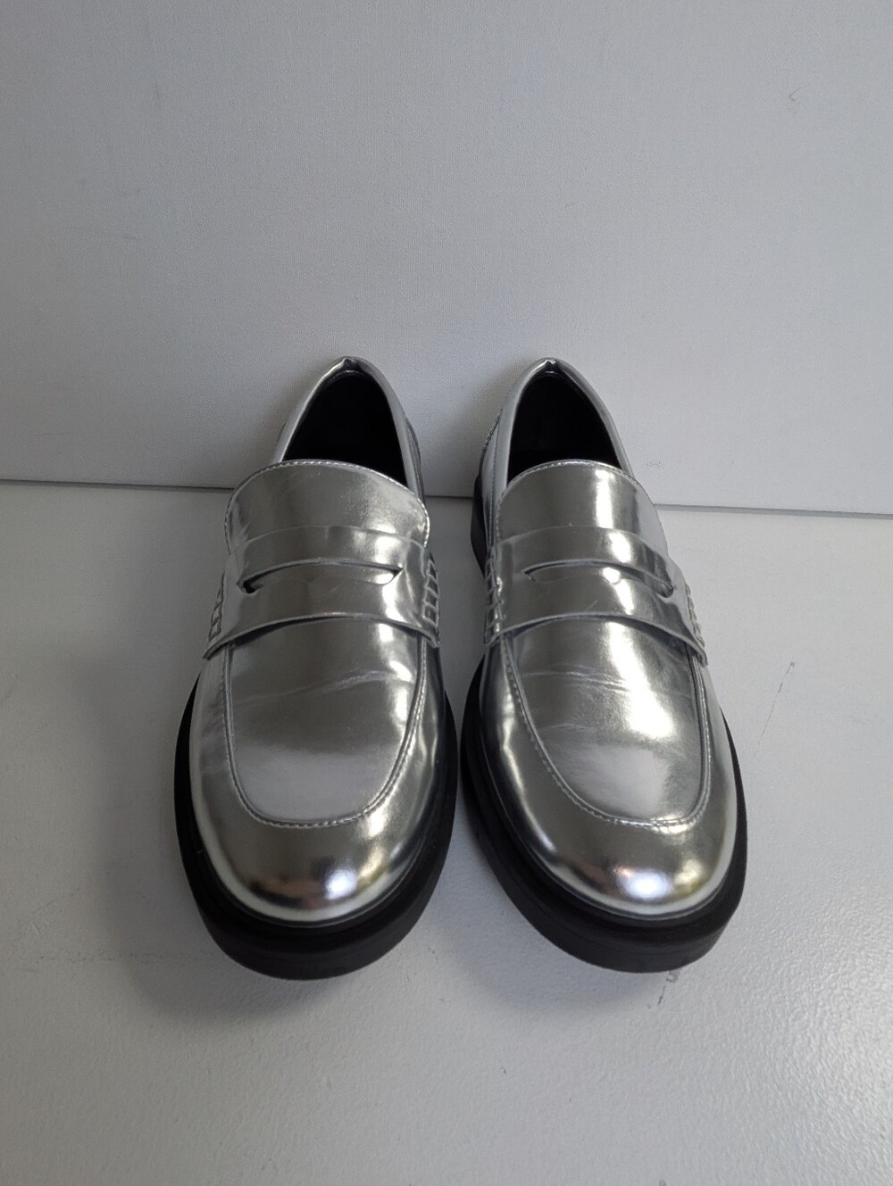 A New Day Women's Jordan Loafer Flats with Memory Foam Insole Silver Sz 8.5 EUC - Picture 9 of 9